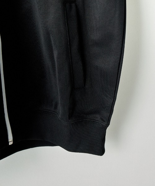 FRED PERRY（フレッドペリー）の「[FRED PERRY/フレッドペリー] トラックジャケット（その他アウター・レディース・ブラック/ネイビー・S/M/L/XL）」の6枚目の写真