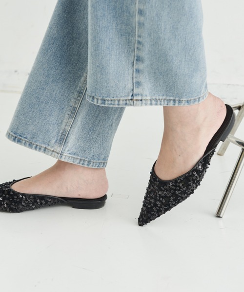 Aunt Marie's(アントマリーズ)の「ポインテッドスパンコールミュール【S,M,Lサイズ展開】(サンダル・レディース・ブラック/シルバー・L/M/S)」の5枚目の写真