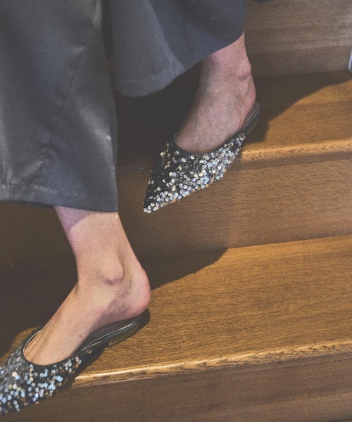 Aunt Marie's(アントマリーズ)の「ポインテッドスパンコールミュール【S,M,Lサイズ展開】(サンダル・レディース・ブラック/シルバー・L/M/S)」の17枚目の写真