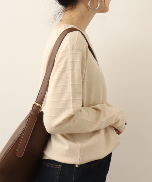 Chiaro（キアロ）の「chiaro プルオーバーニット（ニット/セーター・レディース・マスタード/ロイヤルブルー/オフホワイト/グレー/エメラルド/ブラック/レッド・40）」の10枚目の写真