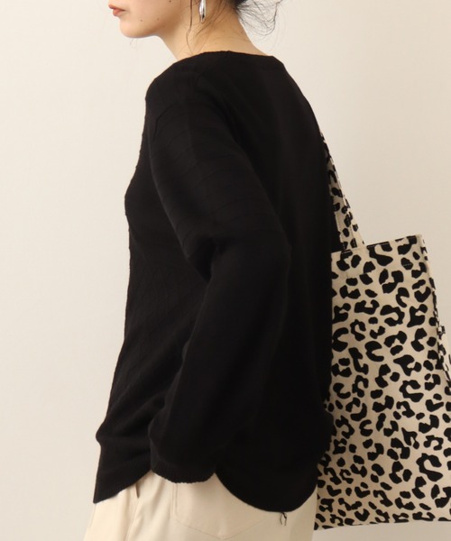 Chiaro（キアロ）の「chiaro プルオーバーニット（ニット/セーター・レディース・マスタード/ロイヤルブルー/オフホワイト/グレー/エメラルド/ブラック/レッド・40）」の15枚目の写真