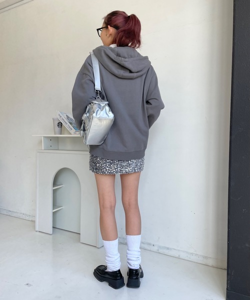 SHAGGIE（シャギー）の「スパンコールミニハイウエストスカート（スカート・レディース・シルバー/ブラック・MEDIUM/SMALL）」の7枚目の写真