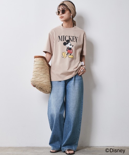 Disney(ディズニー)の「ディズニー ミッキーマウス/綿100%手書き風プリントTシャツ <大きいサイズ有>シックスタイル(Tシャツ/カットソー・レディース・ベージュ/オフホワイト/グレー・M/L/LL/3L/4L/5L)」の4枚目の写真