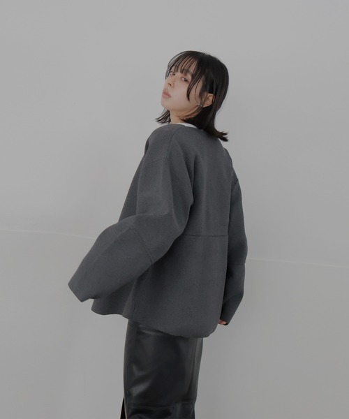 アプリコット◾️２点ペプラムニット黒 カーディガン グレーLian リアン LIAN（リアン）の「パールボタンペプラムカーデ（ニット/セーター