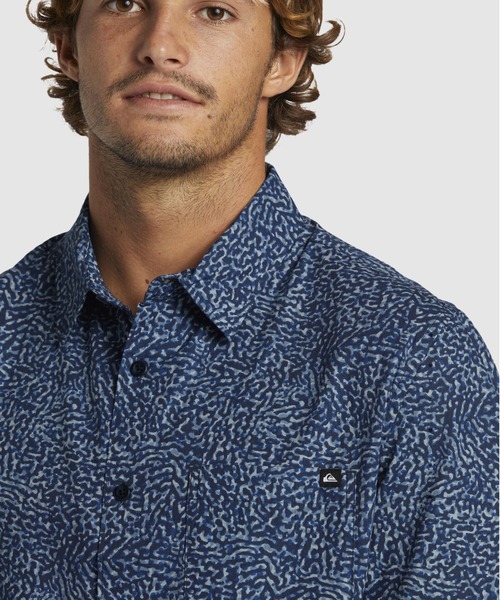 Quiksilver（クイックシルバー）の「APERO ORGANIC CLASSI/クイックシルバー半袖総柄シャツ（シャツ/ブラウス・メンズ・オレンジ/ブラウン/ブルー/ブルー系その他/ブルー系その他2/イエロー・MEDIUM/X-LARGE/LARGE/SMALL）」の19枚目の写真
