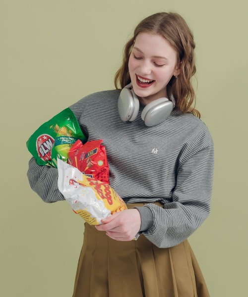 MUHET（ミュエータ）の「ロゴ刺繍ロンT（Tシャツ/カットソー・レディース・ブラック/オフホワイト/チャコールグレー/ベージュ・MEDIUM/X-LARGE）」の3枚目の写真