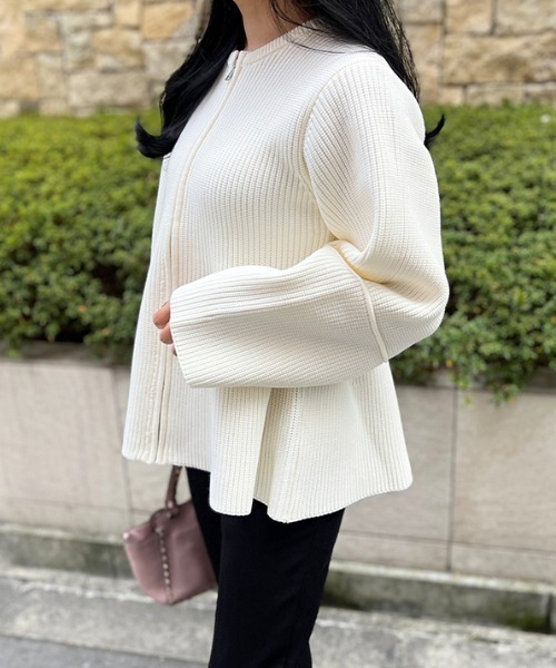 MODE ROBE（モードローブ）の「ペプラムニットブルゾン（ブルゾン・レディース・アイボリー/ブラック・FREE）」の3枚目の写真