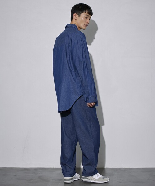 Firsthand（ファーストハンド）の「Firsthand/ファーストハンド オゾン加工デニムスラックス / タックテーパードデニムスラックス（デニムパンツ・メンズ・ブルー・L/M）」の3枚目の写真