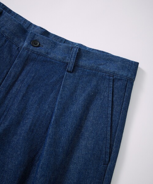 Firsthand（ファーストハンド）の「Firsthand/ファーストハンド オゾン加工デニムスラックス / タックテーパードデニムスラックス（デニムパンツ・メンズ・ブルー・L/M）」の5枚目の写真