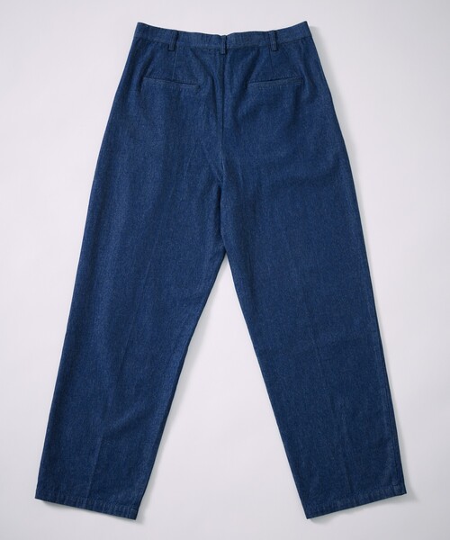 Firsthand（ファーストハンド）の「Firsthand/ファーストハンド オゾン加工デニムスラックス / タックテーパードデニムスラックス（デニムパンツ・メンズ・ブルー・L/M）」の2枚目の写真