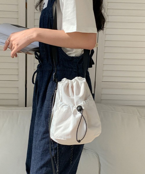 sevens(セブンズ)の「【sevens】ミリタリー巾着ショルダーバッグ(ショルダーバッグ・レディース・ブラック/カーキ/ホワイト/ベージュ・FREE)」の16枚目の写真