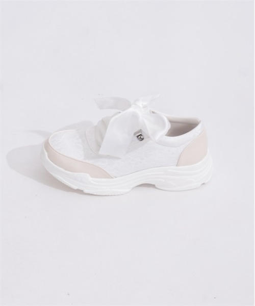 axes femme POETIQUE（アクシーズファムポエティック）の「サテンリボンスニーカー（スニーカー・レディース・ホワイト/ブラック・MEDIUM/LARGE）」の3枚目の写真