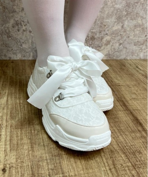 axes femme POETIQUE（アクシーズファムポエティック）の「サテンリボンスニーカー（スニーカー・レディース・ホワイト/ブラック・MEDIUM/LARGE）」の18枚目の写真