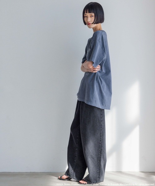 yuw（ユウ）の「ＱＵＥＥＮ　ＴＯＵＲ　Ｔｅｅ 113594（Tシャツ/カットソー・レディース・ブルー・FREE）」の4枚目の写真