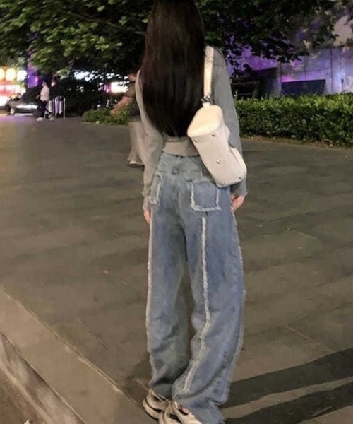 United store(ユナイテッドストア)の「サイドフリンジデニム(デニムパンツ・レディース・ライトブルー・M/S)」の14枚目の写真