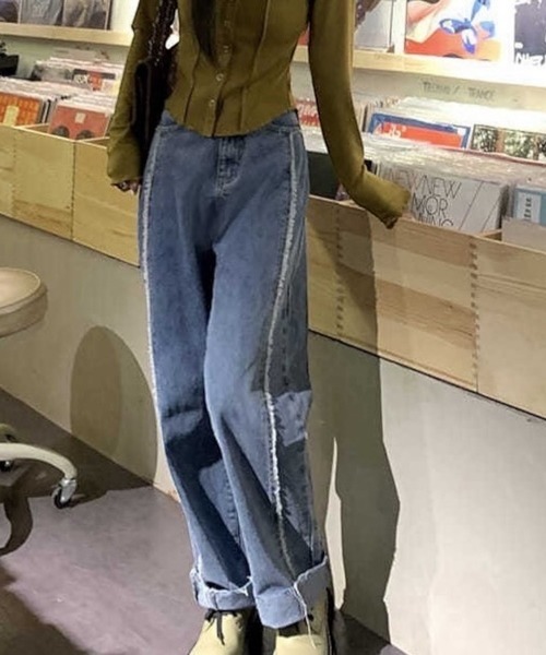 United store(ユナイテッドストア)の「サイドフリンジデニム(デニムパンツ・レディース・ライトブルー・M/S)」の17枚目の写真