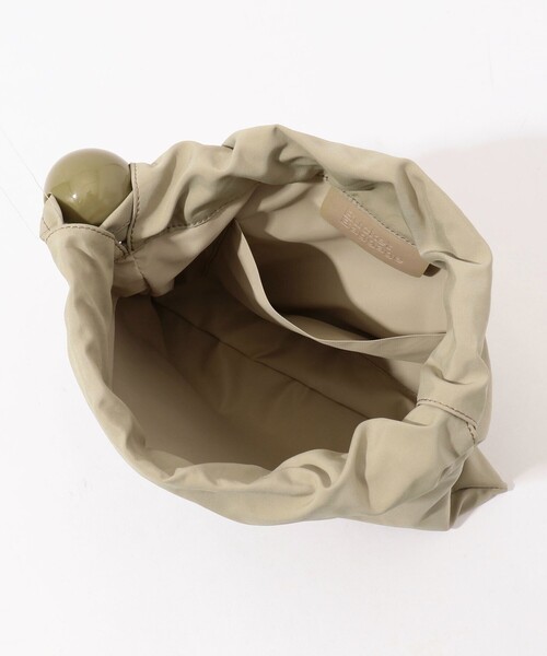 TOMORROWLAND （トゥモローランド）の「Bucket Baggage Ball Charm