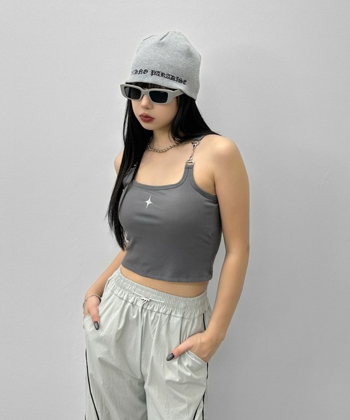 LVEU.(ラブユ.)の「【LVEU.】スターモチーフタンクトップ / トップス カットソー タンクトップ パット カップ チェーン クロップド ショート ワンポイント 星 スター コンパクト ブラック アイボリー グレー(タンクトップ・レディース・ホワイト/ブラック/グレー・FREE)」の5枚目の写真