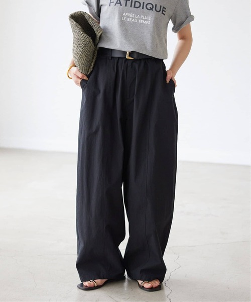 SLOBE IENA(スローブイエナ)の「《追加》ボリュームギャザーイージーパンツ(その他パンツ・レディース・ホワイト/ブラック/ベージュ・38/36)」の2枚目の写真