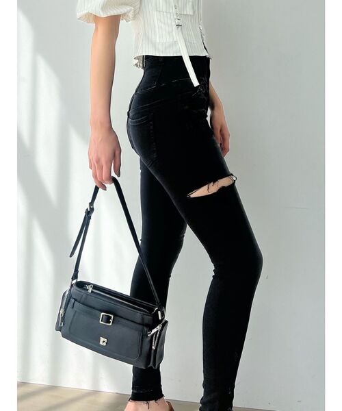 EMODA(エモダ)の「アシンメトリーレースアップハイウエストパギンス(デニムパンツ・レディース・ライトブルー/ブラック・SMALL/MEDIUM/X-SMALL)」の7枚目の写真