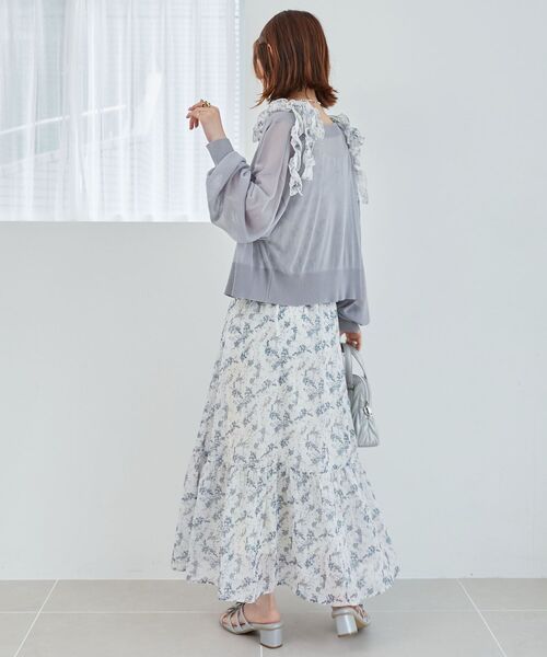 MAJESTIC LEGON（マジェスティックレゴン）の「ビジュー釦シアーニットカーデ（カーディガン/ボレロ・レディース・ブルー/オフホワイト/ブラック/ピンク・MEDIUM）」の8枚目の写真