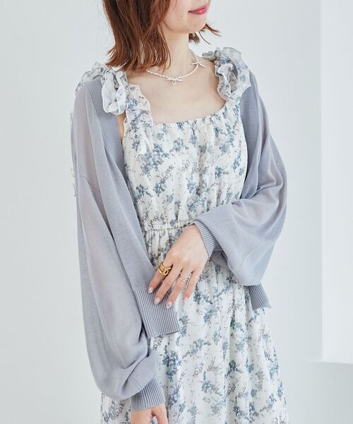 MAJESTIC LEGON（マジェスティックレゴン）の「ビジュー釦シアーニットカーデ（カーディガン/ボレロ・レディース・ブルー/オフホワイト/ブラック/ピンク・MEDIUM）」の9枚目の写真