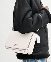 COACH（コーチ）の「メッセンジャー バッグ・シグネチャー キャンバス インテリア（メッセンジャーバッグ）」