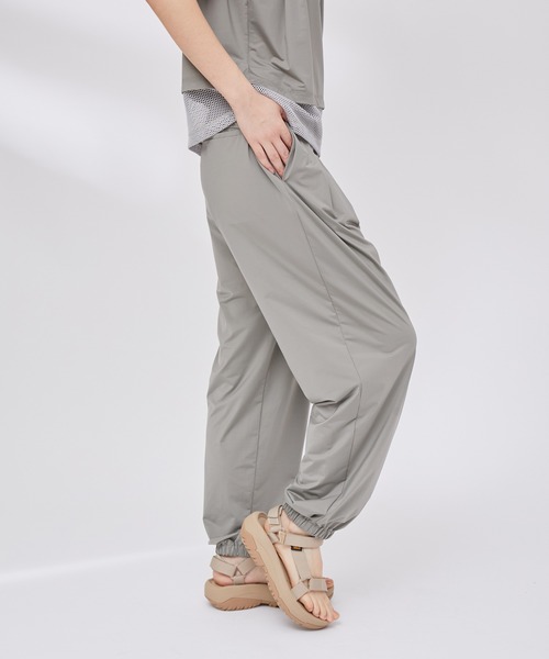 NERGY（ナージー）の「【水陸両用 ＆ UV】Aqua jersey リラックスパンツ（カーゴパンツ・レディース・ブラック/カーキ・M/S）」の7枚目の写真