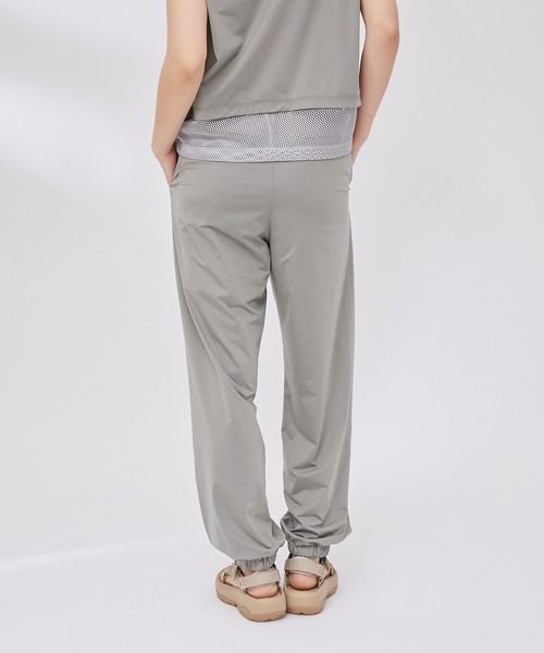 NERGY（ナージー）の「【水陸両用 ＆ UV】Aqua jersey リラックスパンツ（カーゴパンツ・レディース・ブラック/カーキ・M/S）」の17枚目の写真