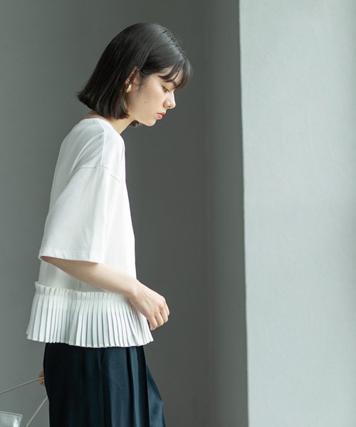 OPAQUE.CLIP(オペークドットクリップ)の「◆プリーツデザインドッキングトップス【洗濯機洗い可】(Tシャツ/カットソー・レディース・ブラック/ホワイト/ネイビー・36/38/40/42)」の10枚目の写真