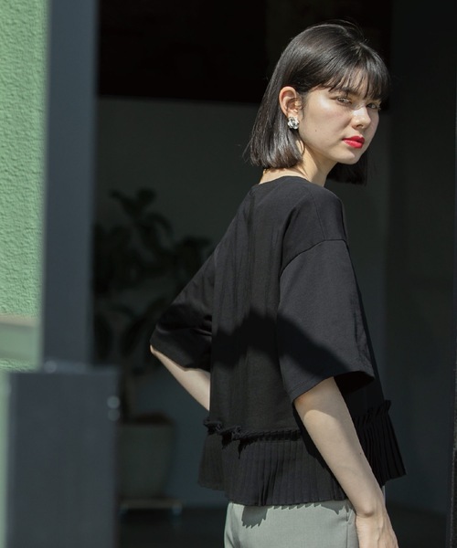 OPAQUE.CLIP(オペークドットクリップ)の「◆プリーツデザインドッキングトップス【洗濯機洗い可】(Tシャツ/カットソー・レディース・ブラック/ホワイト/ネイビー・36/38/40/42)」の17枚目の写真