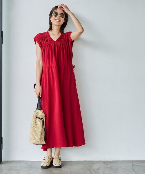 coen（コーエン）の「【RONEL】ギャザーVネックフレアワンピース（ワンピース・レディース・ブラック/ベージュ/レッド・S/M）」の3枚目の写真