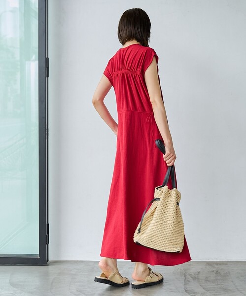 coen（コーエン）の「【RONEL】ギャザーVネックフレアワンピース（ワンピース・レディース・ブラック/ベージュ/レッド・S/M）」の20枚目の写真