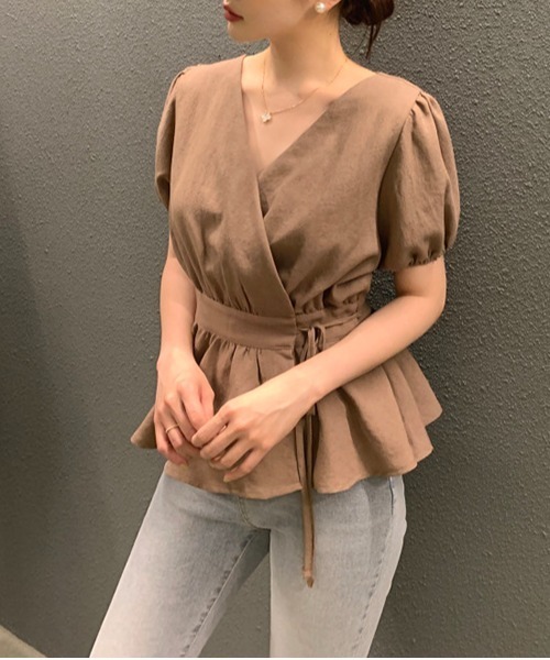 gossip！ロサンゼルス（ゴシップロサンゼルス）の「Vネックサイドリボンパフスリーブブラウス（シャツ/ブラウス・レディース・ブラウン/オフホワイト/ブルー・FREE）」の6枚目の写真