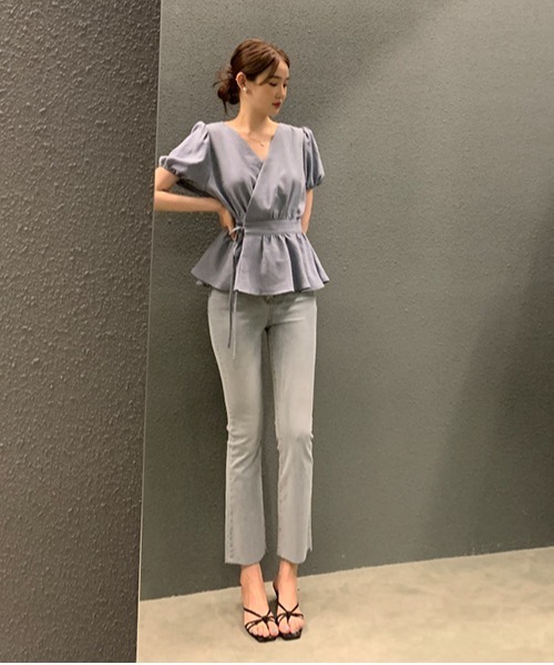 gossip！ロサンゼルス（ゴシップロサンゼルス）の「Vネックサイドリボンパフスリーブブラウス（シャツ/ブラウス・レディース・ブラウン/オフホワイト/ブルー・FREE）」の22枚目の写真