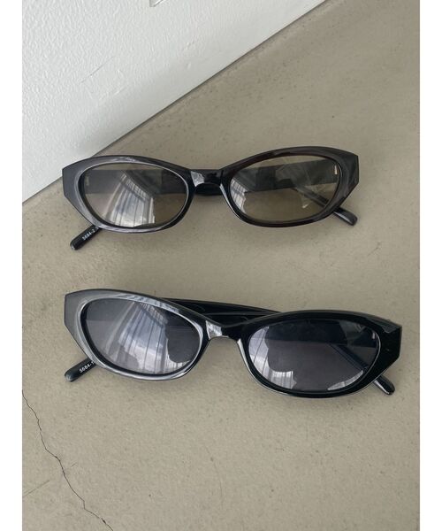 EMODA(エモダ)の「オーバルフレームグラス(サングラス・レディース・ブラック/ブラウン・FREE)」の3枚目の写真