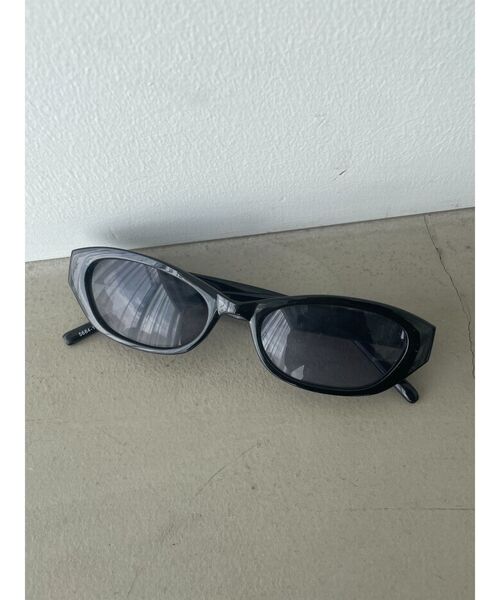 EMODA(エモダ)の「オーバルフレームグラス(サングラス・レディース・ブラック/ブラウン・FREE)」の4枚目の写真