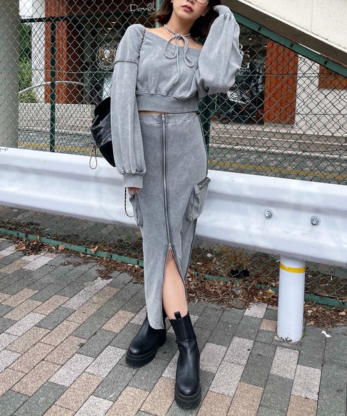 SPIRALGIRL(スパイラルガール)の「ピグメントカーゴポケットジップスウェットスカート(スカート・レディース・ブラック/グレー・FREE)」の16枚目の写真