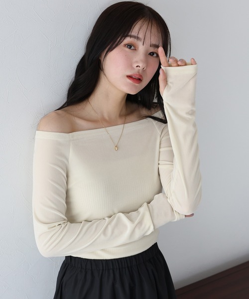 BLUEEAST(ブルーイースト)の「ベロアオフショルTシャツ(Tシャツ/カットソー・レディース・アイボリー/ブラック/ネイビー/モカ/ブラウン・MEDIUM)」の1枚目の写真