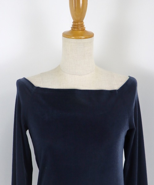 BLUEEAST(ブルーイースト)の「ベロアオフショルTシャツ(Tシャツ/カットソー・レディース・アイボリー/ブラック/ネイビー/モカ/ブラウン・MEDIUM)」の14枚目の写真