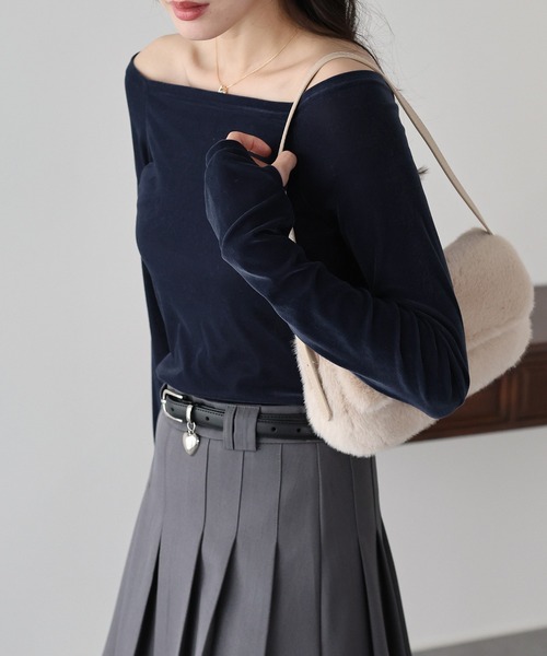 BLUEEAST(ブルーイースト)の「ベロアオフショルTシャツ(Tシャツ/カットソー・レディース・アイボリー/ブラック/ネイビー/モカ/ブラウン・MEDIUM)」の22枚目の写真