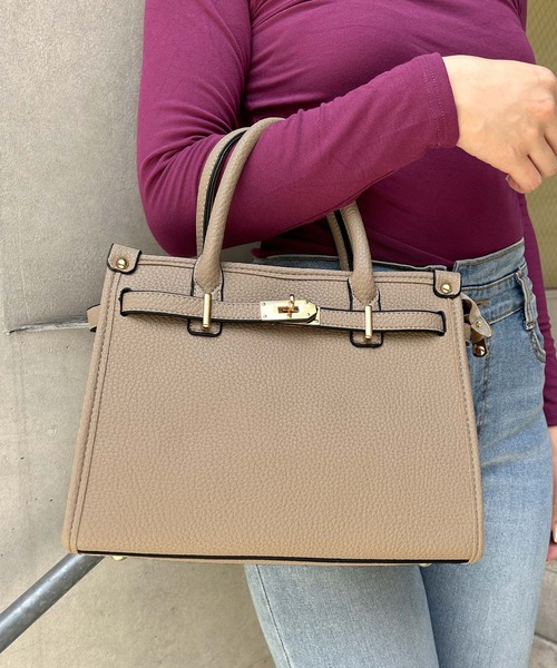 Julia Boutique(ジュリアブティック)の「ベルトデザインハンドバッグ/24633(ハンドバッグ・レディース・ベージュ/ブラック・ONE)」の2枚目の写真