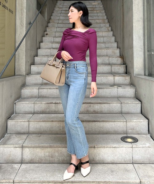 Julia Boutique(ジュリアブティック)の「ベルトデザインハンドバッグ/24633(ハンドバッグ・レディース・ベージュ/ブラック・ONE)」の5枚目の写真