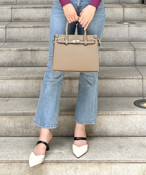 Julia Boutique(ジュリアブティック)の「ベルトデザインハンドバッグ/24633(ハンドバッグ・レディース・ベージュ/ブラック・ONE)」の6枚目の写真