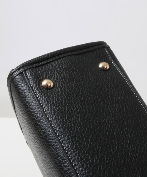 Julia Boutique(ジュリアブティック)の「ベルトデザインハンドバッグ/24633(ハンドバッグ・レディース・ベージュ/ブラック・ONE)」の13枚目の写真