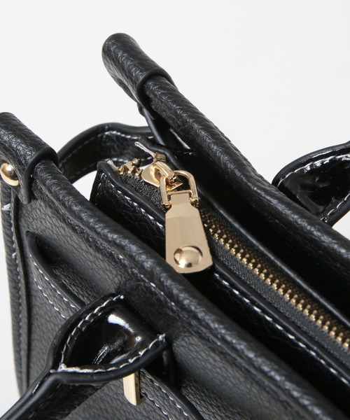 Julia Boutique(ジュリアブティック)の「ベルトデザインハンドバッグ/24633(ハンドバッグ・レディース・ベージュ/ブラック・ONE)」の15枚目の写真