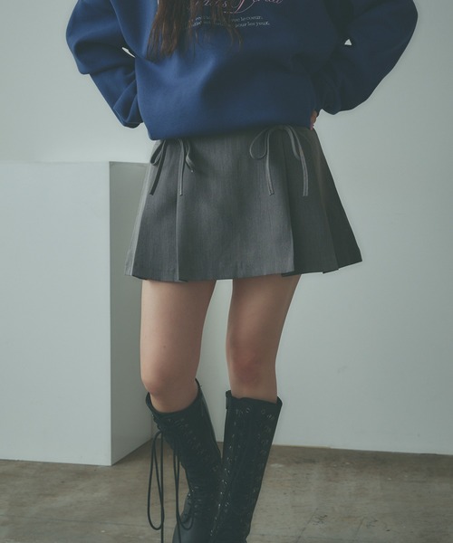 AO2（アオズ）の「Ribbon Mini pleated Skirt / リボンデザイン プリーツミニスカート（スカート・レディース・カーキブラウン/ブラック/グレー・FREE）」の6枚目の写真