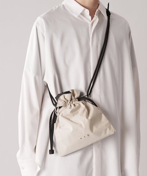 SML（エスエムエル）の「【SML / エスエムエル】Exclusive 巾着ショルダーバッグ（ショルダーバッグ・メンズ・ブラック/オフホワイト/チャコールグレー・FREE）」の17枚目の写真