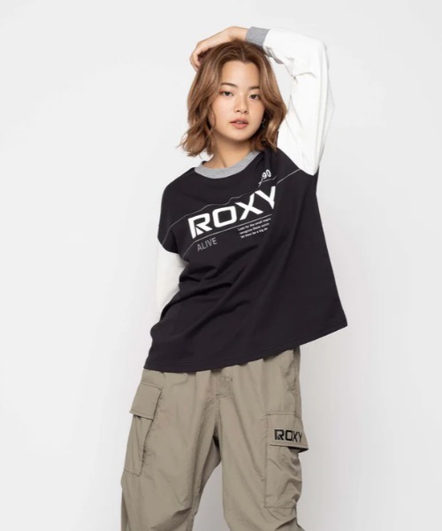 ROXY(ロキシー)の「BIG DEAL L/S TEE/ロキシーロゴオーバーサイズシルエット長袖ロンT(Tシャツ/カットソー・レディース・ブラック/ホワイト・LARGE/MEDIUM/SMALL)」の1枚目の写真