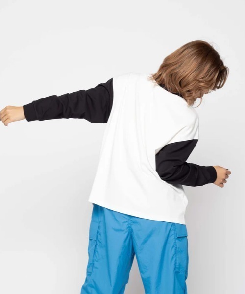 ROXY(ロキシー)の「BIG DEAL L/S TEE/ロキシーロゴオーバーサイズシルエット長袖ロンT(Tシャツ/カットソー・レディース・ブラック/ホワイト・LARGE/MEDIUM/SMALL)」の8枚目の写真